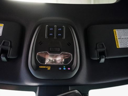 Used 2024 Chevrolet Trax RS w/ Sunroof Package FWD image 27