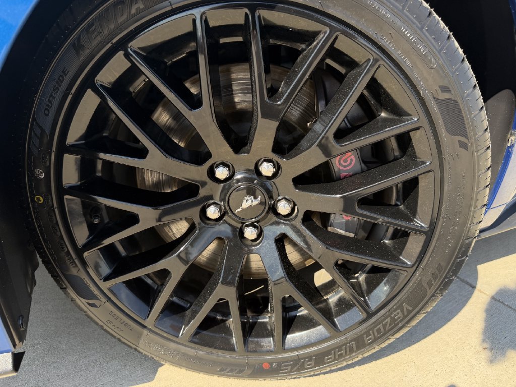 Used 2018 Ford Mustang GT Premium w/ GT Performance Package RWD image 9