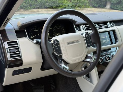 Used 2016 Land Rover Range Rover HSE image 26