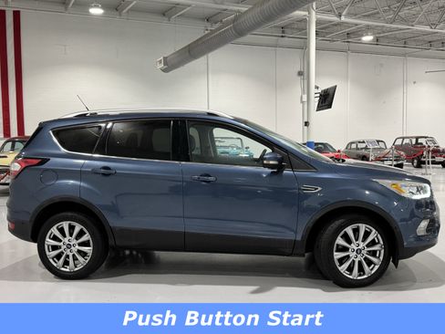 Used 2018 Ford Escape Titanium image 2