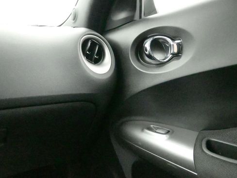 Used 2014 Nissan Juke SV AWD/4WD image 15