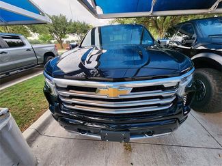 Used 2022 Chevrolet Silverado 1500 High Country w/ High Country Premium Package AWD/4WD video 2