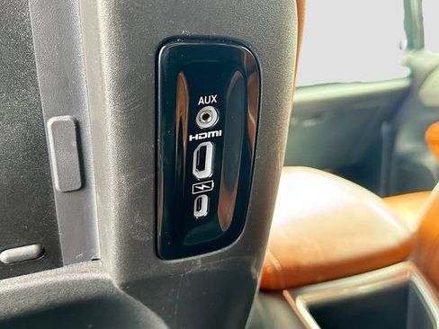 Used 2024 Chrysler Pacifica Pinnacle FWD image 42
