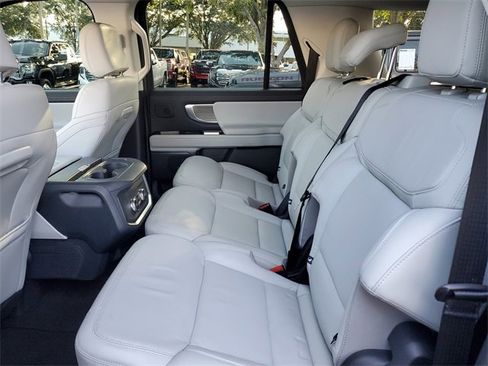 Used 2025 Ford Expedition Max Platinum w/ Driver's Package image 11