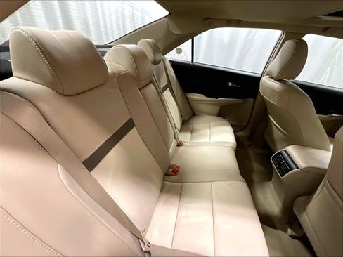 Used 2013 Toyota Camry XLE image 16