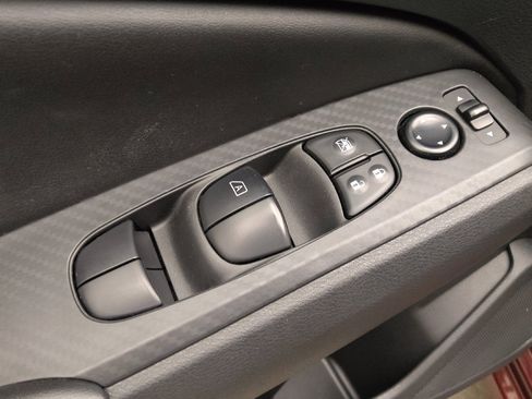 Used 2025 Nissan Altima 2.5 SV FWD image 27