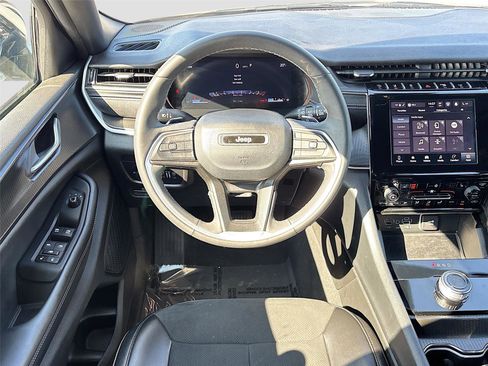 Used 2024 Jeep Grand Cherokee L Laredo image 21