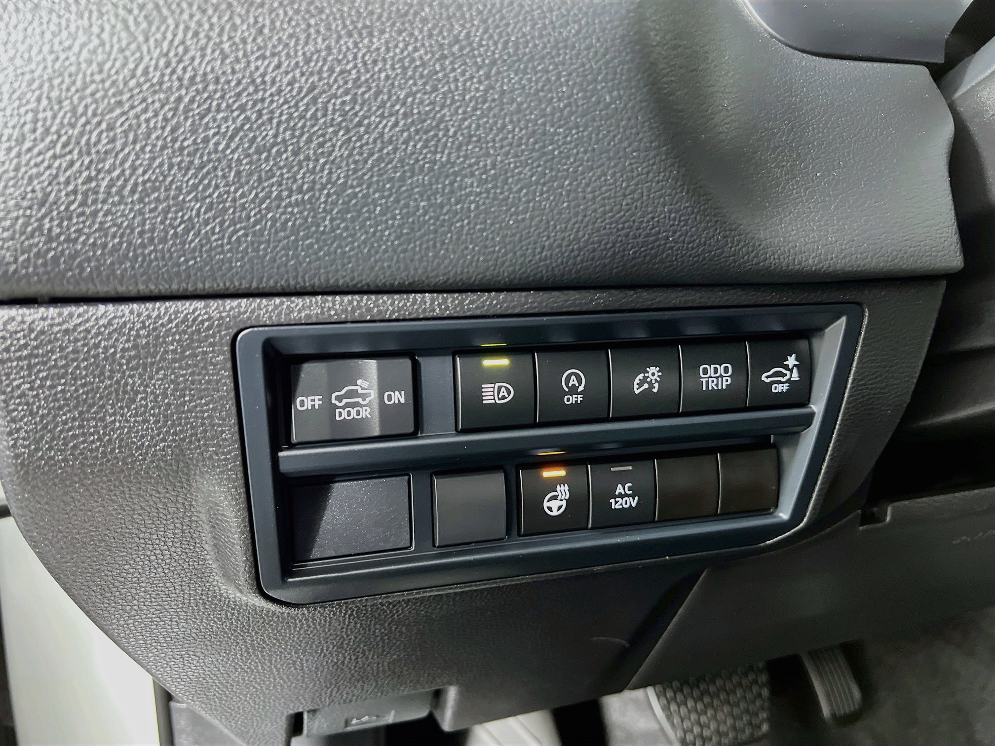 Used 2026 Toyota Tundra Limited AWD/4WD image 10