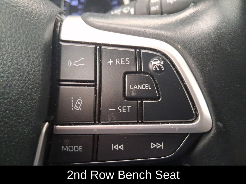 Used 2024 Toyota Highlander XLE AWD/4WD image 18