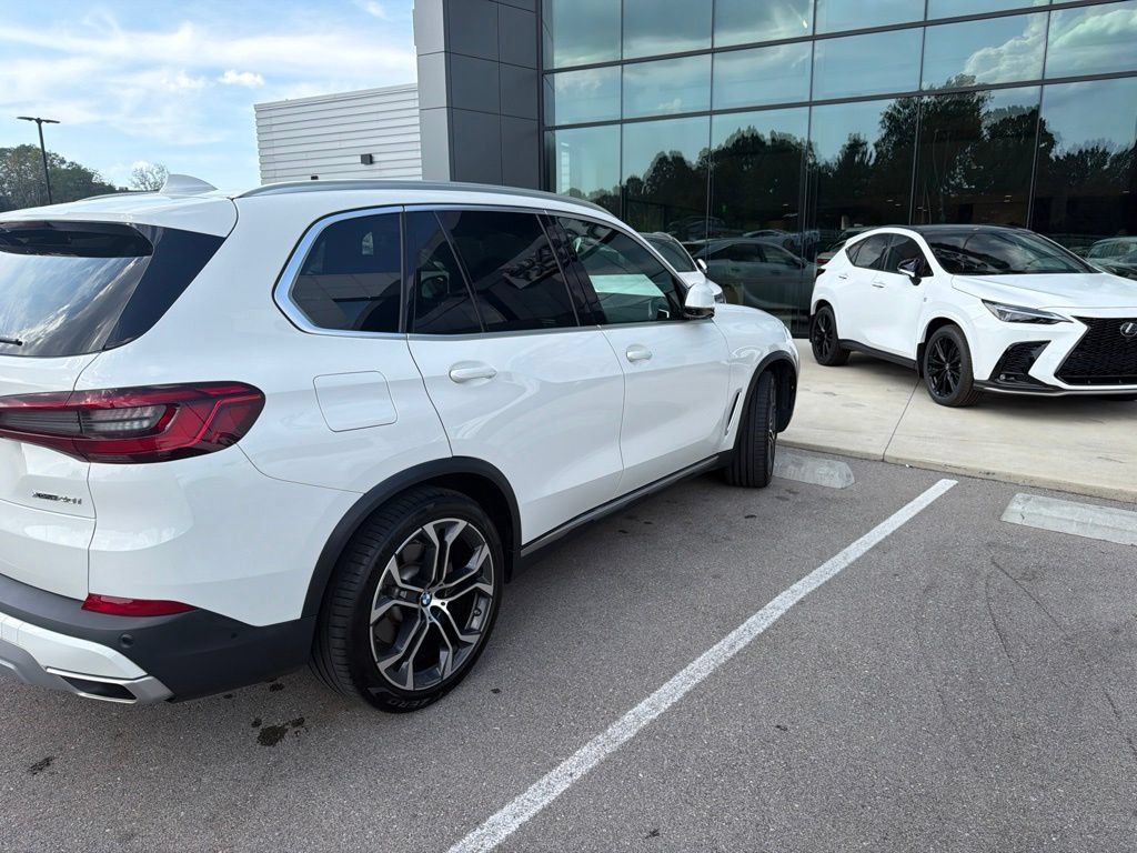 Used 2020 BMW X5 xDrive40i w/ Premium Package AWD/4WD image 5