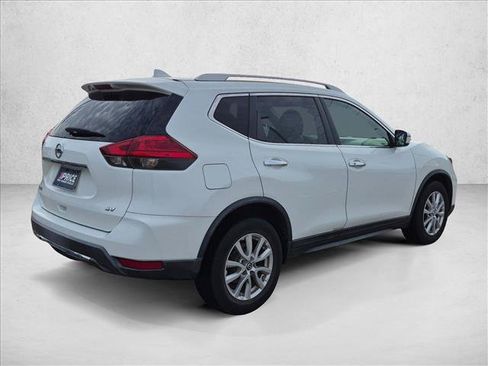 Used 2017 Nissan Rogue SV FWD image 5