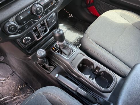 Used 2024 Jeep Wrangler Unlimited Sport AWD/4WD image 22