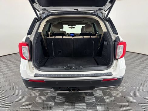 Used 2021 Ford Explorer XLT w/ Equipment Group 202A AWD/4WD image 24