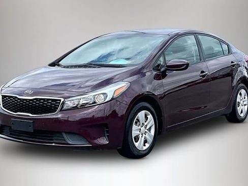 Used 2017 Kia Forte LX FWD image 2