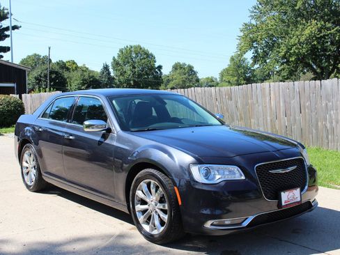 Used 2016 Chrysler 300 C AWD/4WD image 3