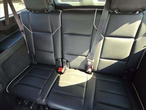 Used 2022 Cadillac Escalade ESV Premium Luxury image 16