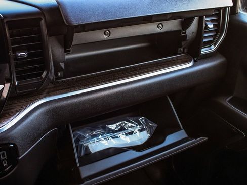 Used 2022 Chevrolet Silverado 1500 LT image 18