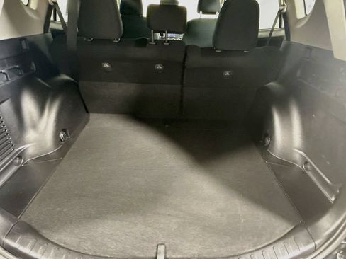 Certified 2018 Toyota RAV4 LE FWD image 22