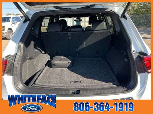 Used 2022 Volkswagen Tiguan SE R-Line image 38