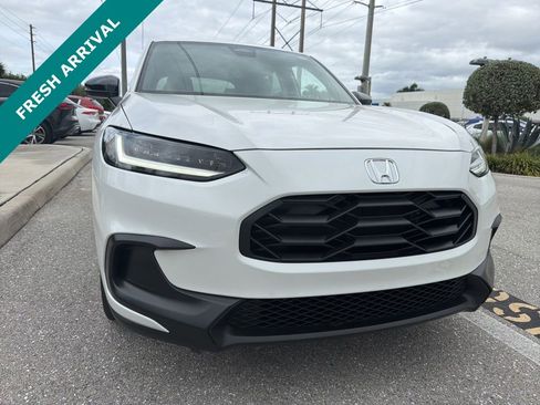 Used 2025 Honda HR-V Sport image 4