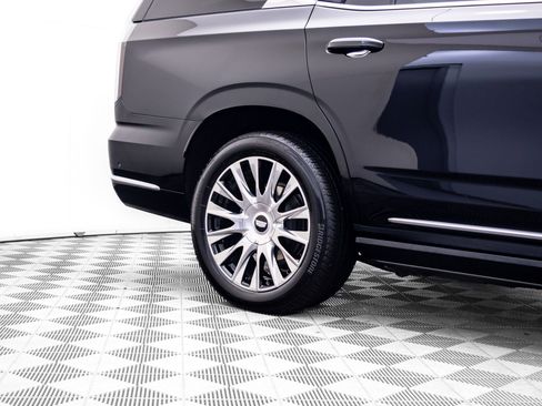 Certified 2026 Cadillac Escalade Platinum Luxury w/ LPO, Floor Liner Package AWD/4WD image 39
