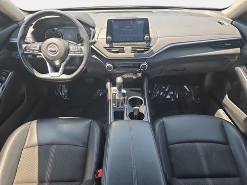 Used 2024 Nissan Altima 2.5 SR FWD image 9