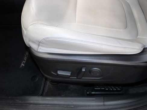 Used 2022 Hyundai Tucson Limited w/ Cargo Package image 13
