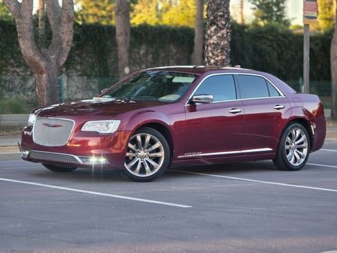 Used 2018 Chrysler 300 Touring w/ Chrome Appearance Package RWD image 15
