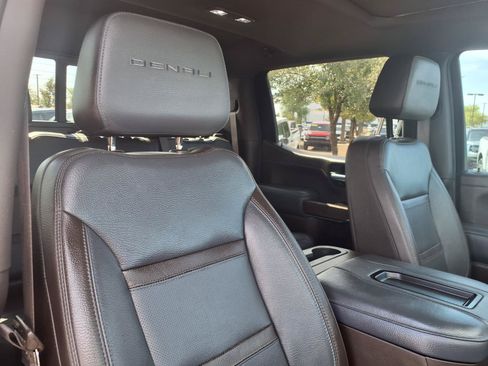 Used 2021 GMC Sierra 1500 Denali w/ Denali Ultimate Package AWD/4WD image 12