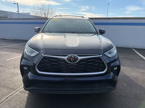 Used 2021 Toyota Highlander XLE image 8
