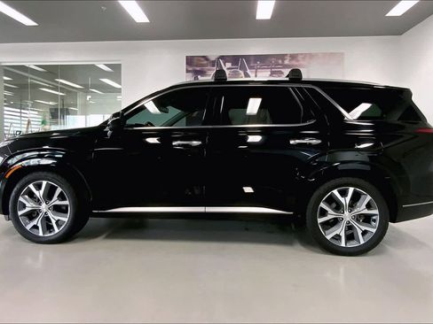 Used 2021 Hyundai Palisade Limited image 3