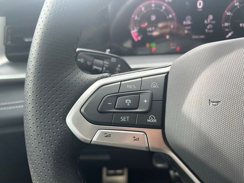 New 2026 Volkswagen Tiguan SE R-Line FWD image 21