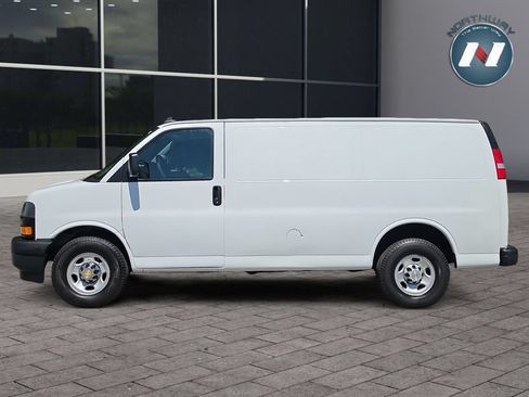 Used 2020 Chevrolet Express 2500 RWD image 2