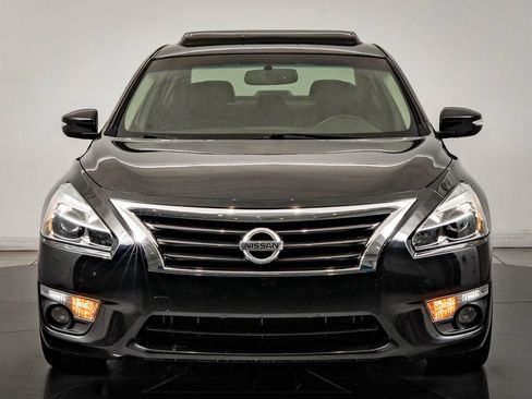 Used 2013 Nissan Altima 3.5 SL image 2