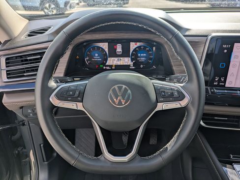 Certified 2025 Volkswagen Atlas SEL AWD/4WD image 20