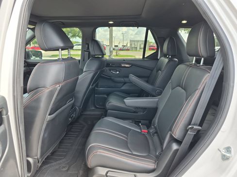 Used 2023 Honda Pilot TrailSport image 17