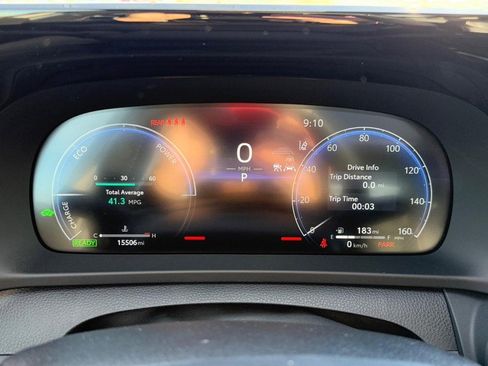 Used 2025 Toyota Crown Limited AWD (Natl) image 19