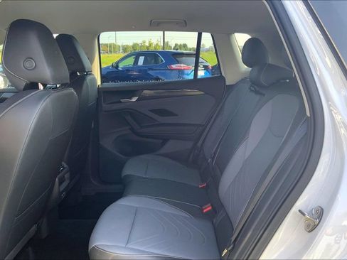 Used 2026 Volkswagen Tiguan SE FWD image 11