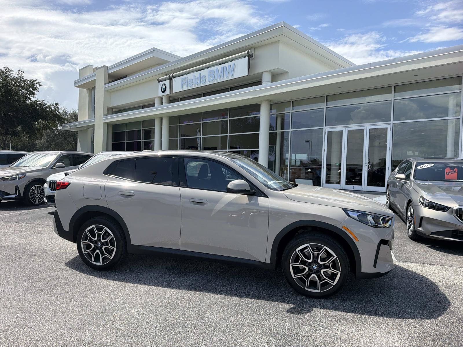 Used 2026 BMW X2 xDrive28i AWD/4WD image 1