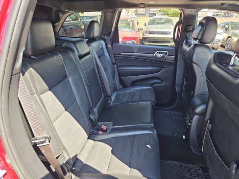 Used 2019 Jeep Grand Cherokee Altitude AWD/4WD image 15