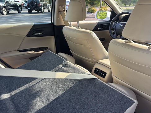 Used 2015 Honda Accord Touring image 20