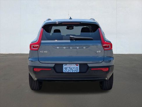 New 2026 Volvo XC90 T8 Plus w/ Protection Package Premier AWD/4WD image 4