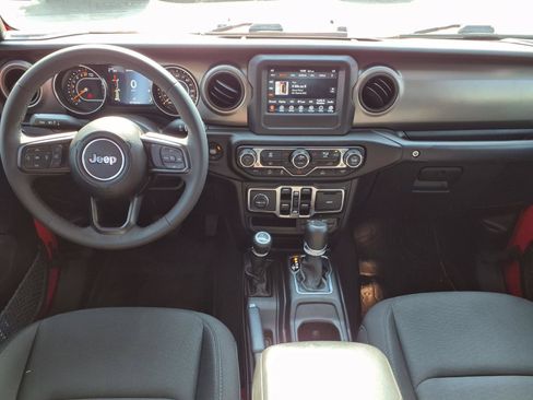 Used 2023 Jeep Gladiator Sport AWD/4WD image 11