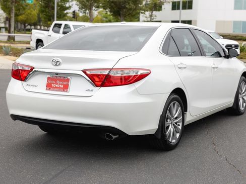 Used 2017 Toyota Camry XLE w/ Convenience Package FWD image 5