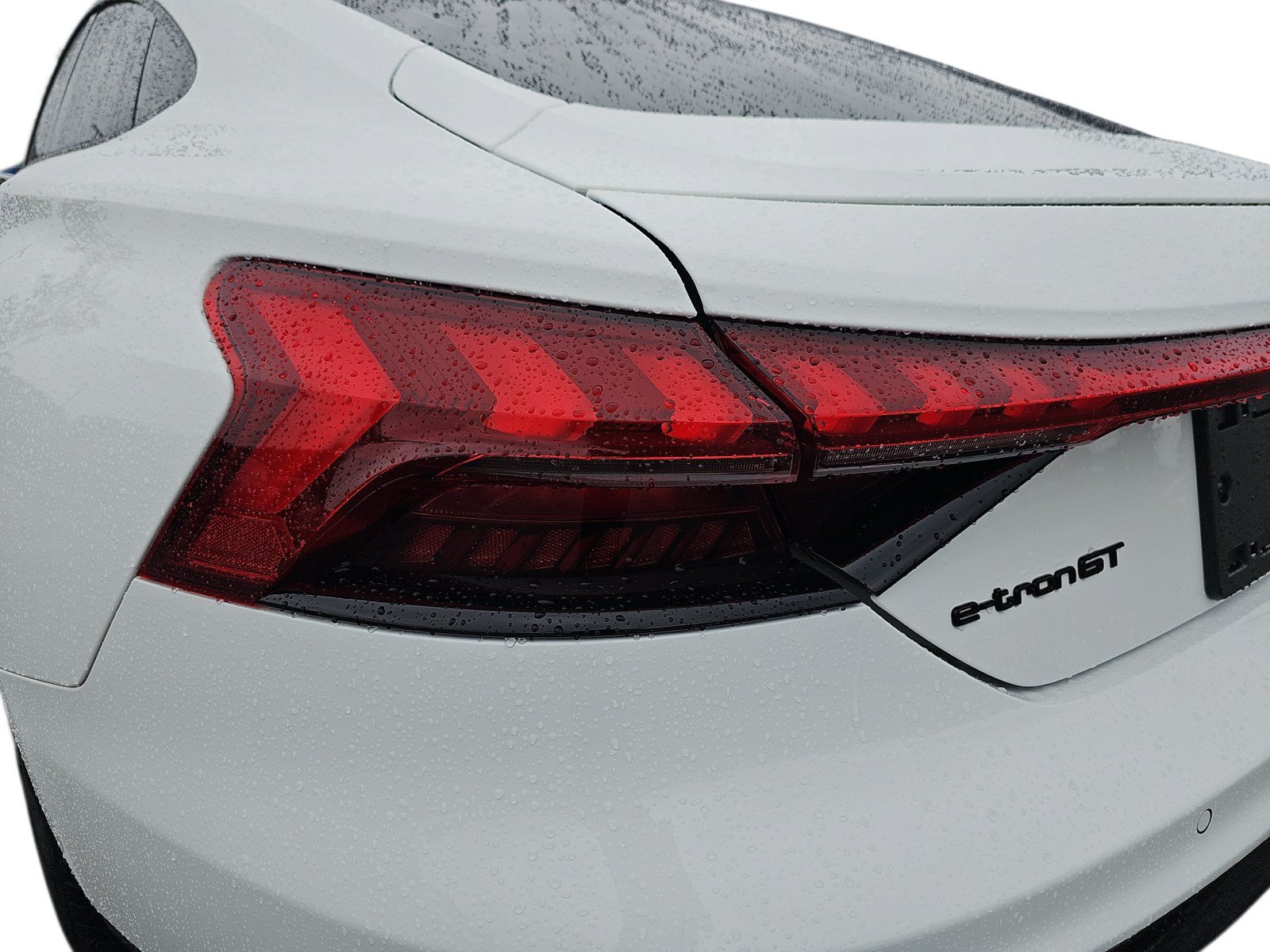 Used 2024 Audi e-tron GT Premium Plus AWD/4WD image 32