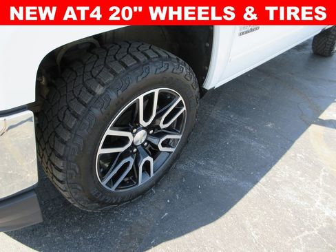 Used 2018 Chevrolet Silverado 1500 LT w/ Texas Edition AWD/4WD image 4