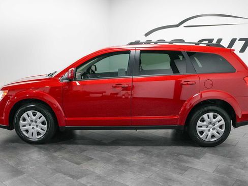Used 2019 Dodge Journey SE FWD image 3