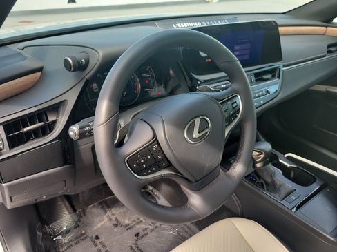 Certified 2023 Lexus ES 250 w/ Premium Package AWD/4WD image 23