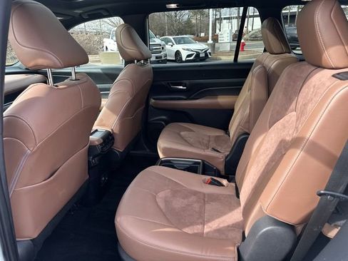 Certified 2024 Toyota Grand Highlander AWD Hybrid image 19