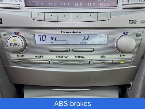 Used 2011 Toyota Camry XLE image 19